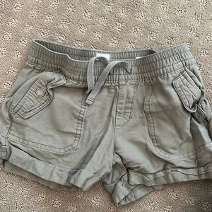 Girls Green khaki gap shorts